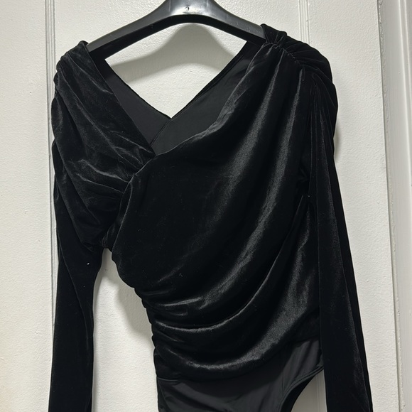 Express velvet body suit - Picture 3 of 3